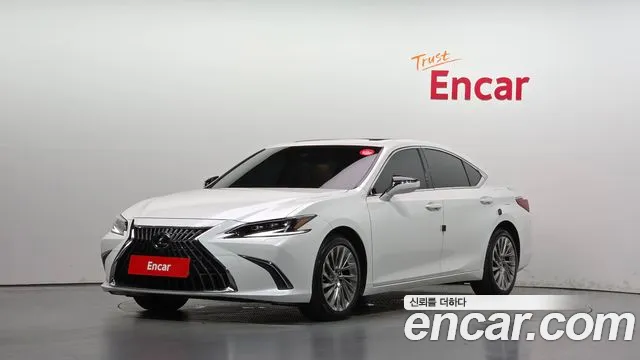Фотография автомобиля — Lexus ES Generation 7