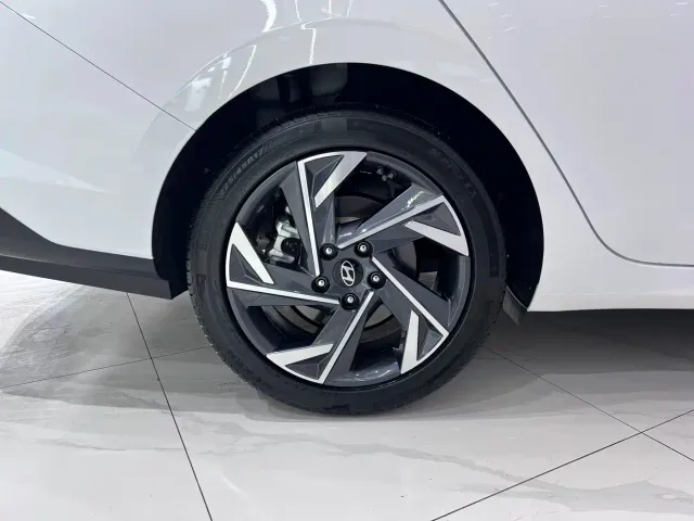 Hyundai Elantra — Фото автомобиля 19