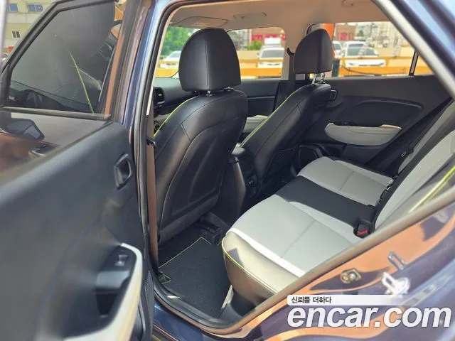 Hyundai Venue — Фото автомобиля 11