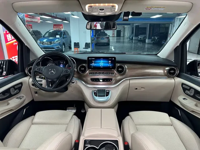 Mercedes-Benz V-Class — Фото автомобиля 8