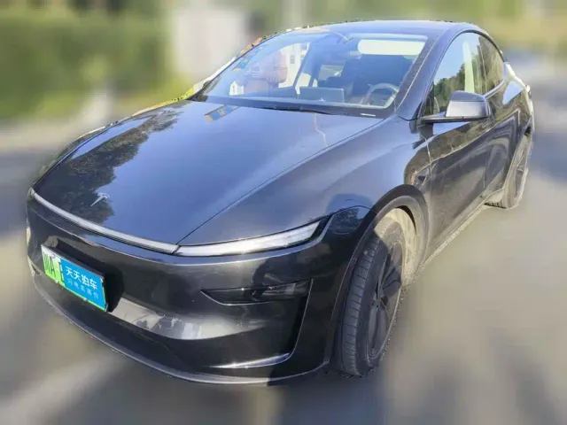Фотография автомобиля — Tesla Model Y
