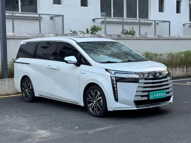 GAC Trumpchi E8 — Фото автомобиля 10