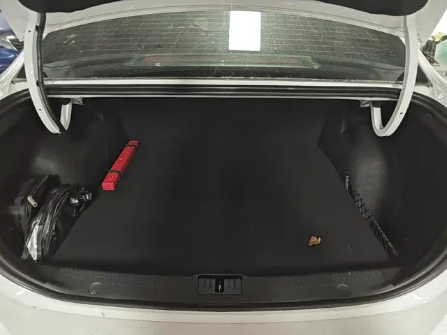 Roewe i6 MAX EV — Фото автомобиля 18