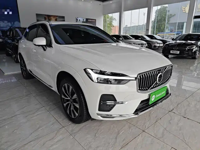 Volvo XC60 — Фото автомобиля 3