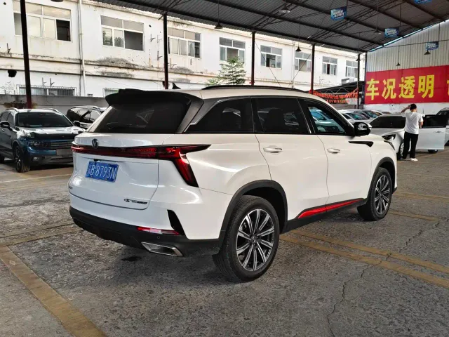 Changan CS75 Plus — Фото автомобиля 9