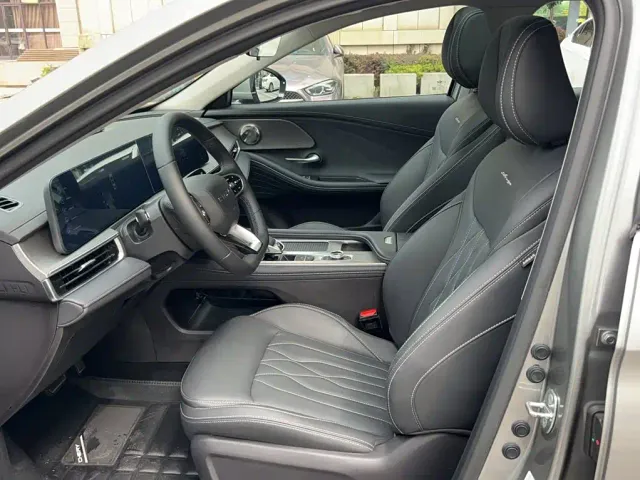 Chery Arrizo 8 — Фото автомобиля 4