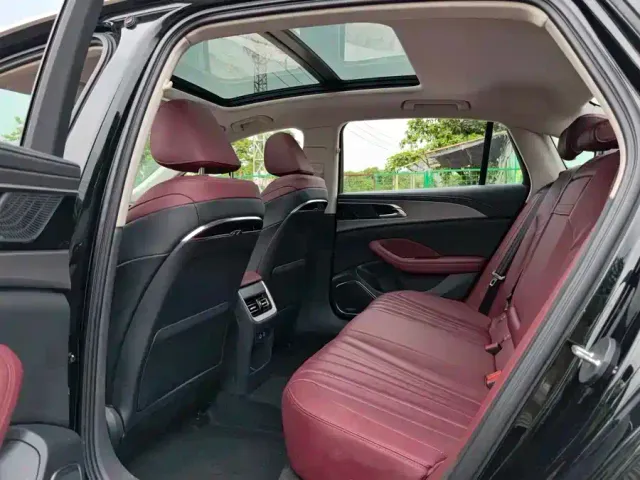 Hongqi H5 — Фото автомобиля 9