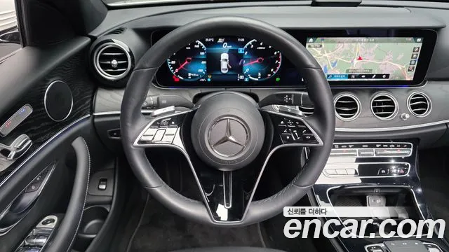 Mercedes-Benz E-Class — Фото автомобиля 13