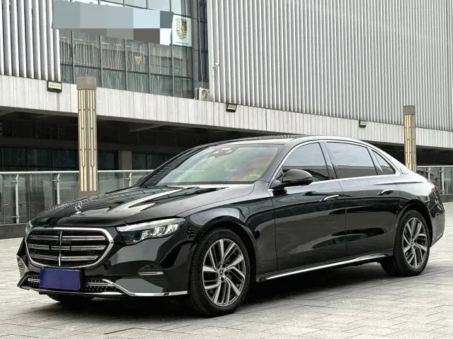 Фотография автомобиля — Mercedes-Benz E-Class
