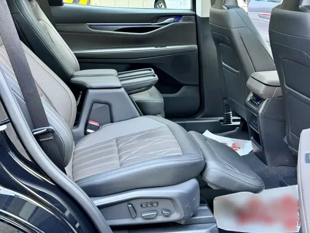 Ford Edge — Фото автомобиля 2