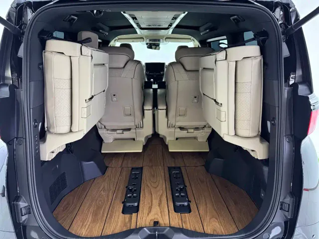 Toyota Alphard — Фото автомобиля 16