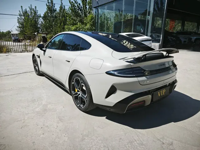 Xiaomi SU7 — Фото автомобиля 9
