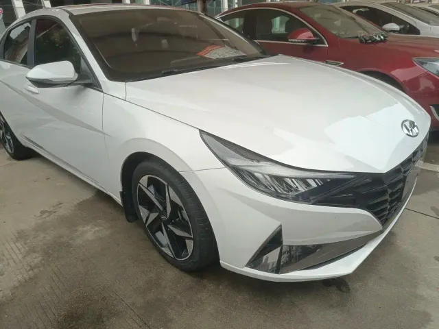 Hyundai Elantra — Фото автомобиля 2