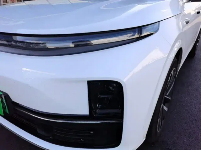 Li Auto L7 — Фото автомобиля 23