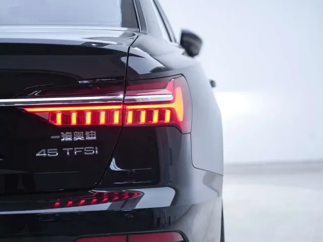 Audi A6L — Фото автомобиля 16