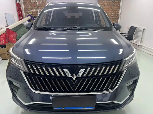 Wuling Jiachen — Фото автомобиля 2