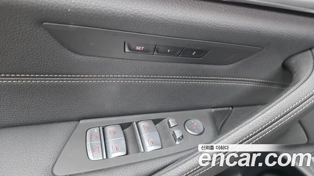 BMW 5-Series — Фото автомобиля 25