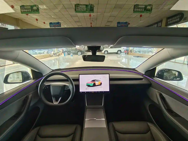Tesla Model Y — Фото автомобиля 12