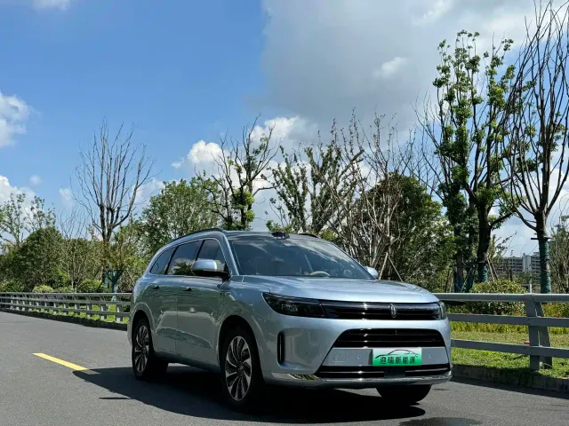 Aito M7 — Фото автомобиля 9