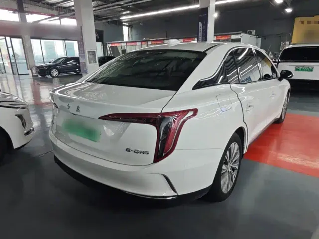 Hongqi E-QM5 — Фото автомобиля 6
