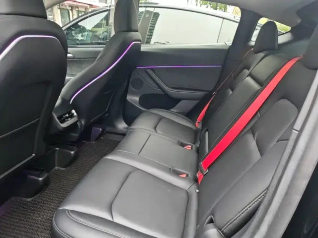 Tesla Model Y — Фото автомобиля 16