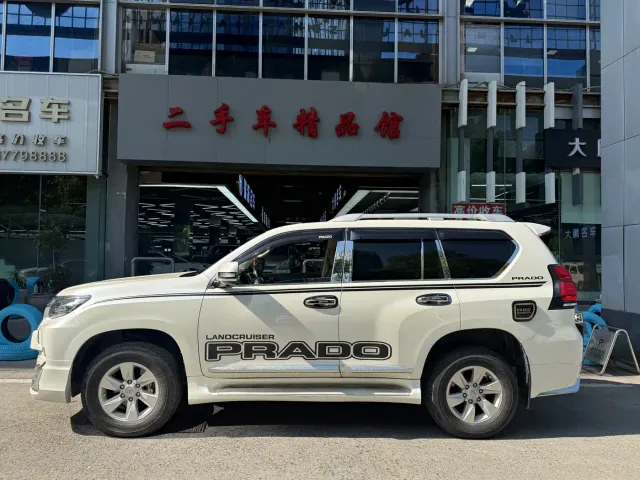 Toyota Prado — Фото автомобиля 2