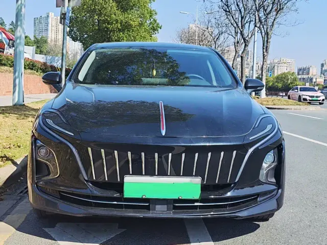 Hongqi E-QM5 — Фото автомобиля 4