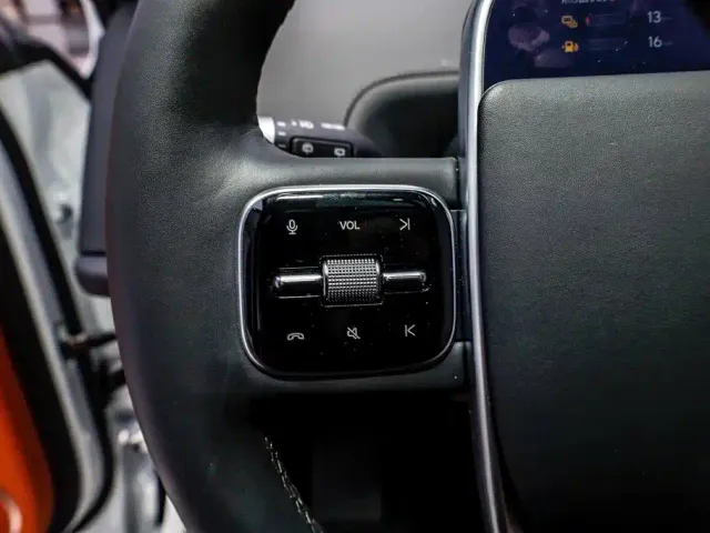 Li Auto L7 — Фото автомобиля 16