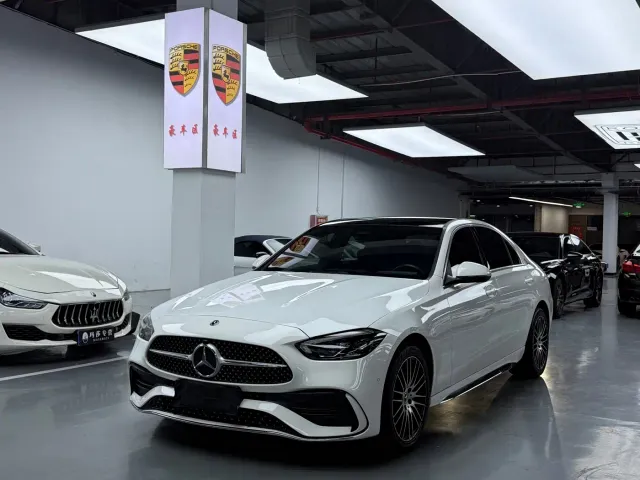 Фотография автомобиля — Mercedes-Benz C-Class