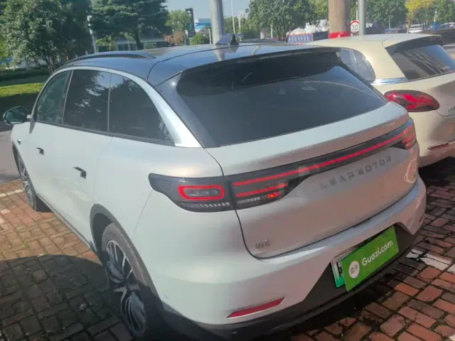 Leapmotor C11 — Фото автомобиля 4
