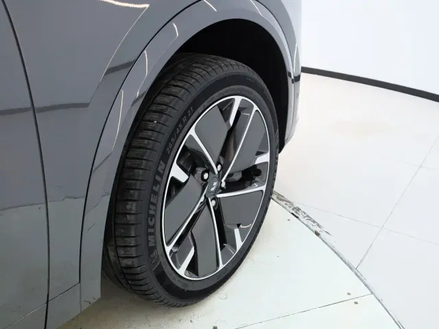 Li Auto L7 — Фото автомобиля 9