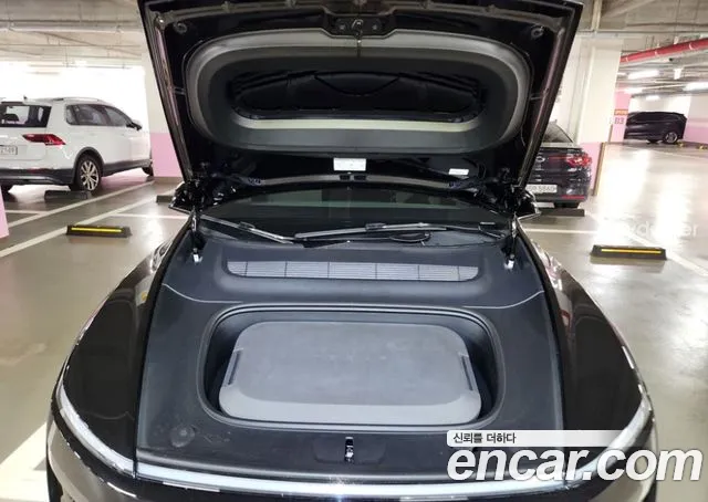 Tesla Model Y — Фото автомобиля 4
