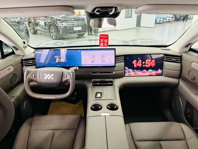 IM Motors LS6 — Фото автомобиля 9