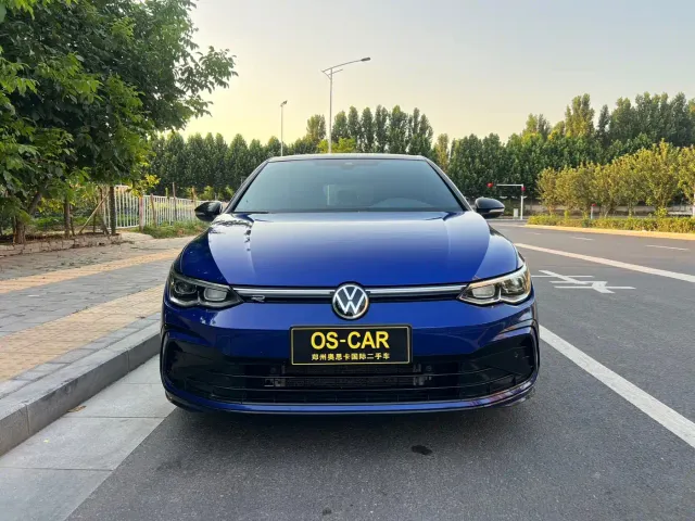 Volkswagen Golf — Фото автомобиля 2