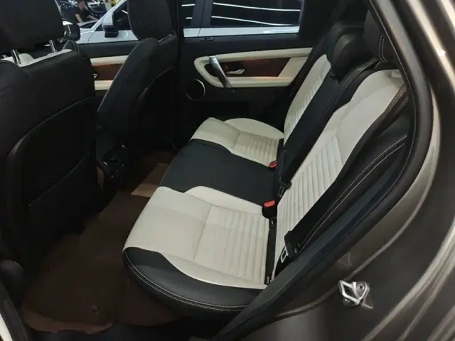 Land Rover Discovery Sport — Фото автомобиля 16