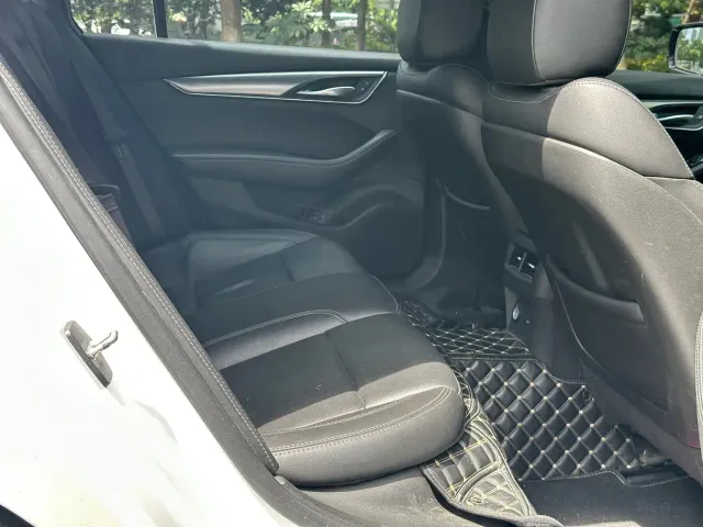 Cadillac CT5 — Фото автомобиля 12