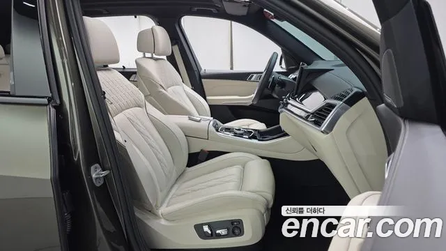 BMW X5 xDrive 40i M Sport — Фото автомобиля 25