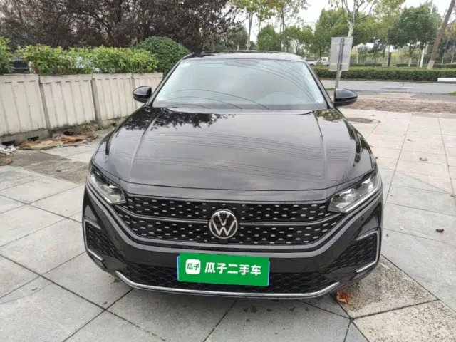 Volkswagen Passat — Фото автомобиля 2