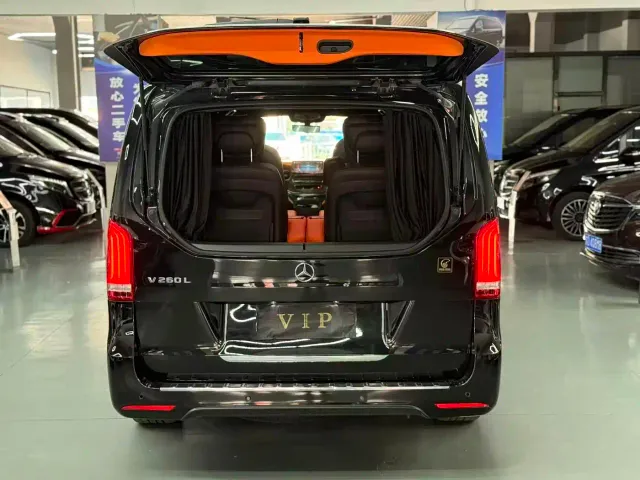 Mercedes-Benz V-Class — Фото автомобиля 12