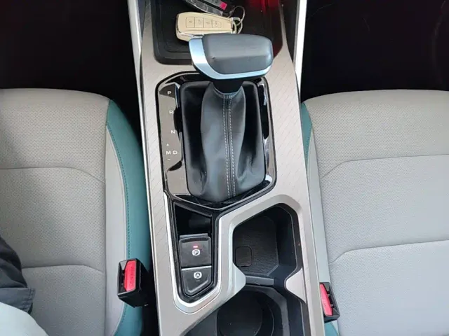 Geely Emgrand — Фото автомобиля 13