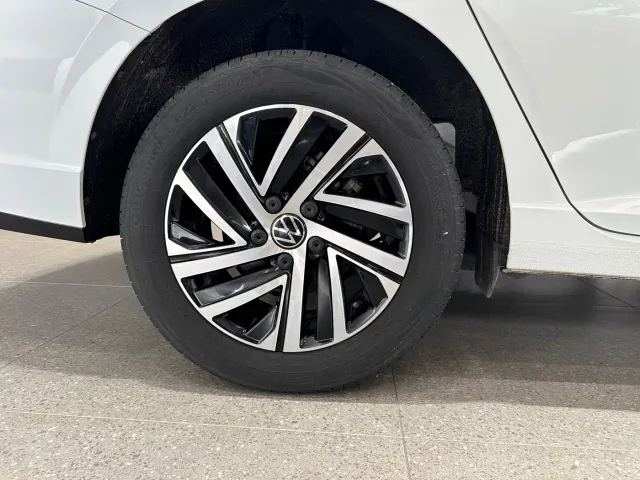 Volkswagen Lavida — Фото автомобиля 20