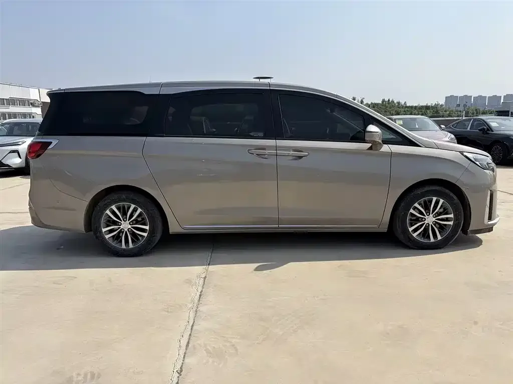 Buick Buick GL8 2023 ES Landmaster Exclusive — Фото автомобиля 5