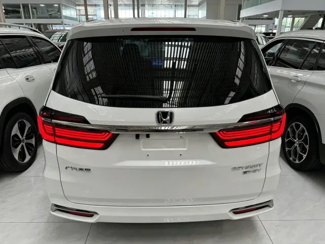 Honda Odyssey — Фото автомобиля 14