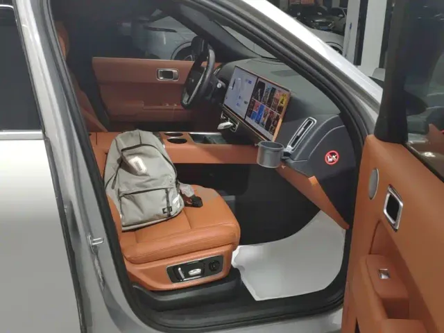 Li Auto L9 — Фото автомобиля 24