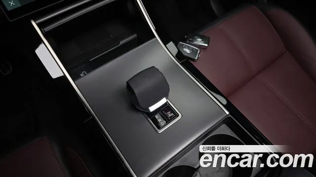 Land Rover Range Rover Velar — Фото автомобиля 12