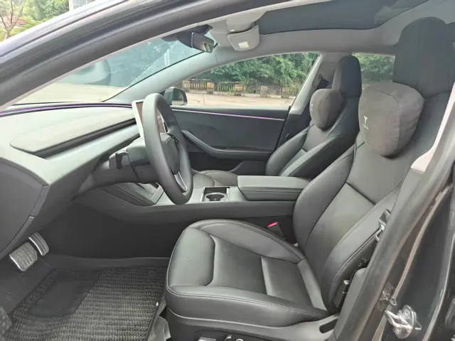Tesla Model 3 — Фото автомобиля 5