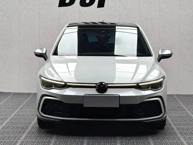 Volkswagen Golf — Фото автомобиля 2
