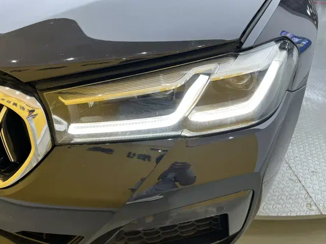 BMW 5 Series — Фото автомобиля 8