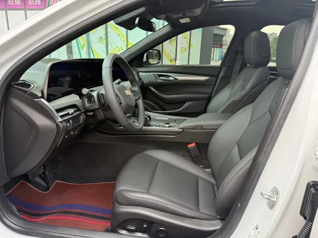 Cadillac CT5 — Фото автомобиля 4