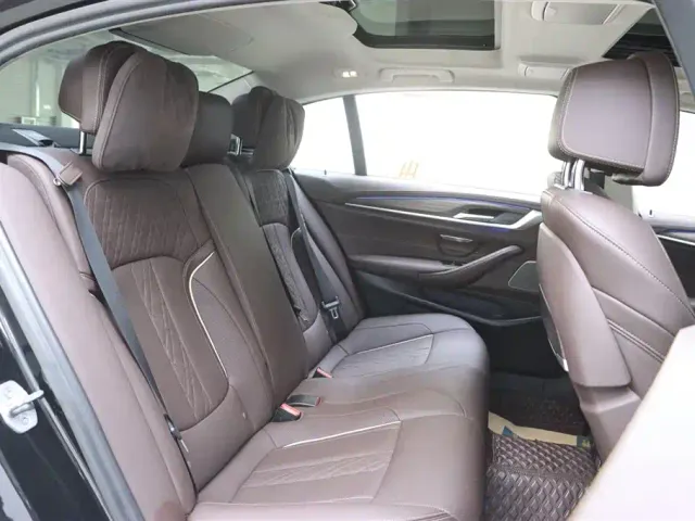 BMW 5 Series — Фото автомобиля 17